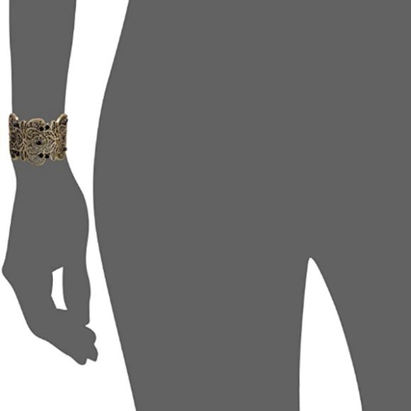 Magnificent Filigree Cuff Bangle Bracelet - Picture 4 of 7